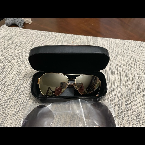 Coach sunglasses! Brand new!! Comes with case and extra lenses. - Picture 2 of 6